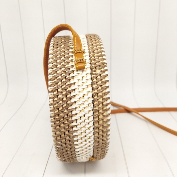 Handwoven Round Bag - Picture 8 of 15